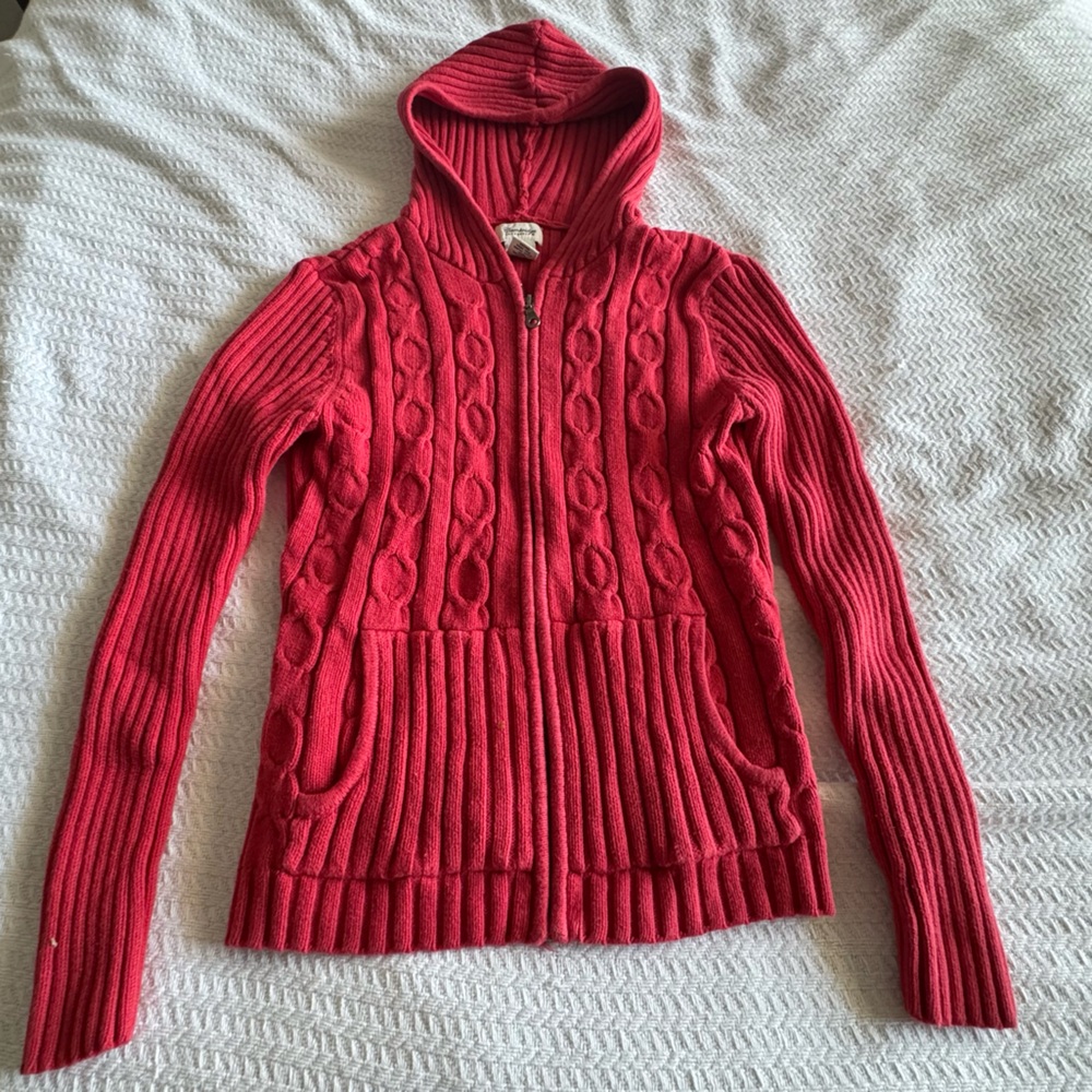 Red knitted full zip hooded sweater with pockets
